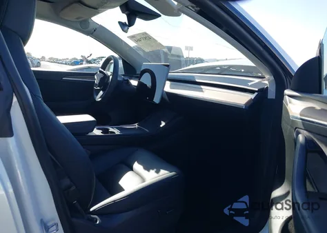 2022 Tesla Model Y Long Range Dual Motor All-Wheel Drive из США, поврежденный, VIN 7SAYGDEE8NA017647